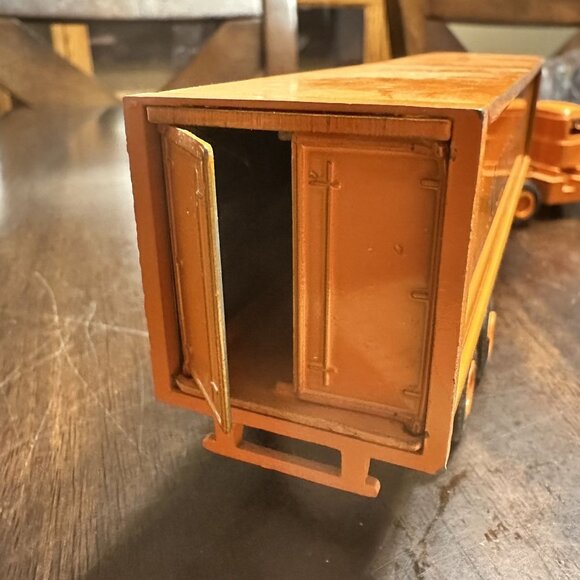 Winross Mushroom Orange Metal Die Cast Toy Model Truck - Picture 6 of 8